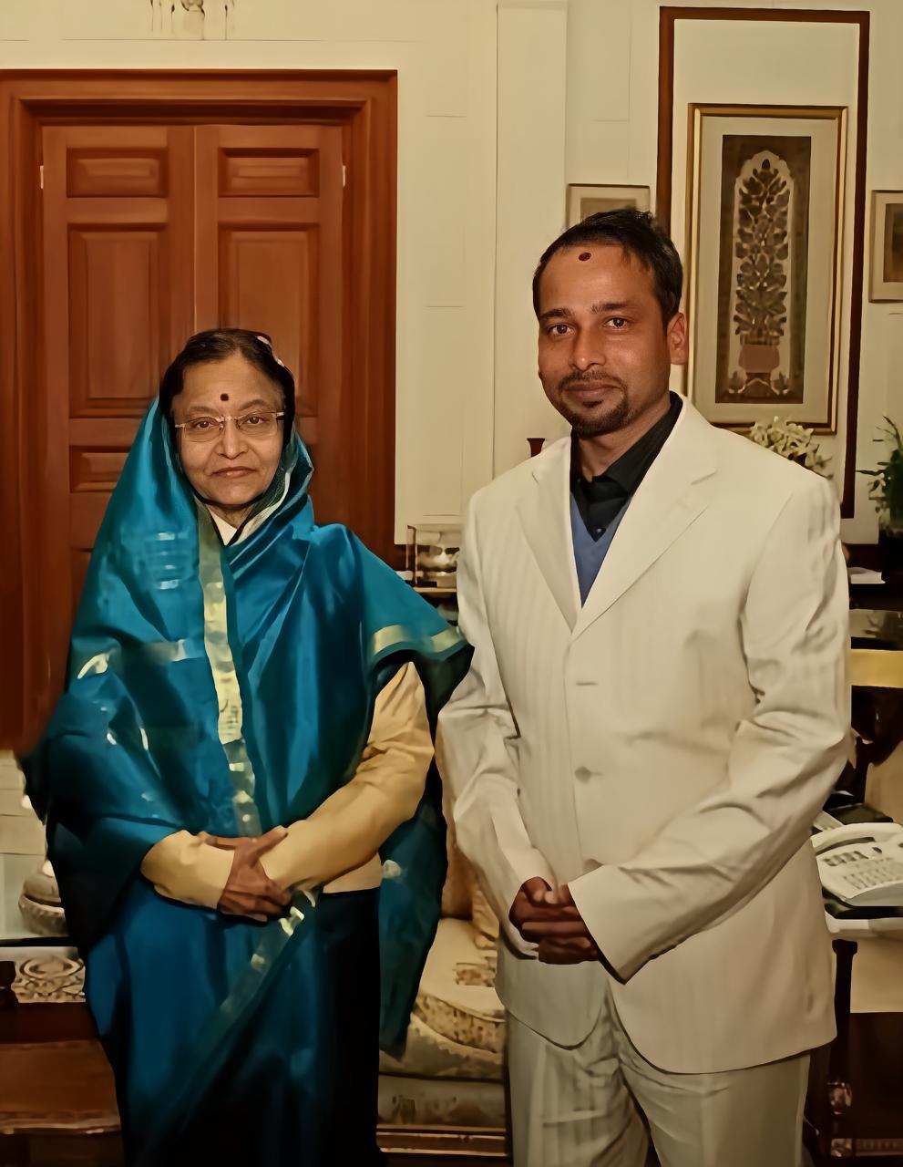 A Memorable Honor with Pratibha Patil and Guru Dr. Kailash Prasad Shah
